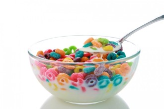 bigstock-kids-breakfast-cereal-loops-wi-25924208-840x560